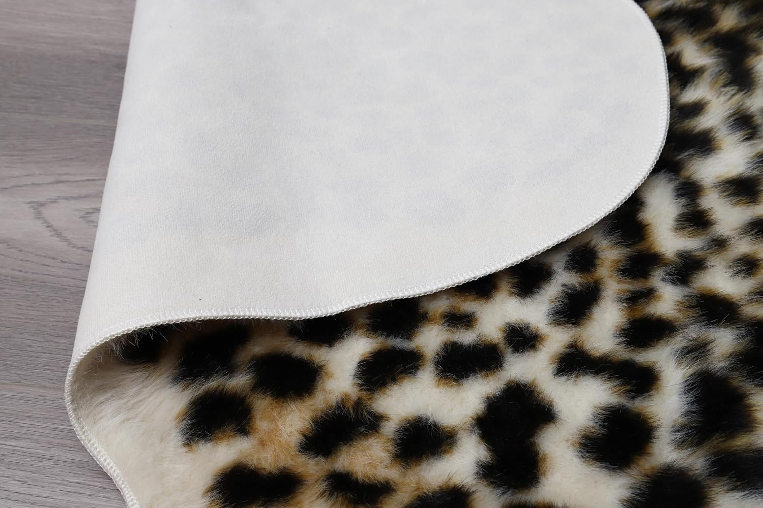 Faux Cheetah Area Rug Animals Printed Hide Mats Leopard Faux Hide Area Rug 5.2Ft