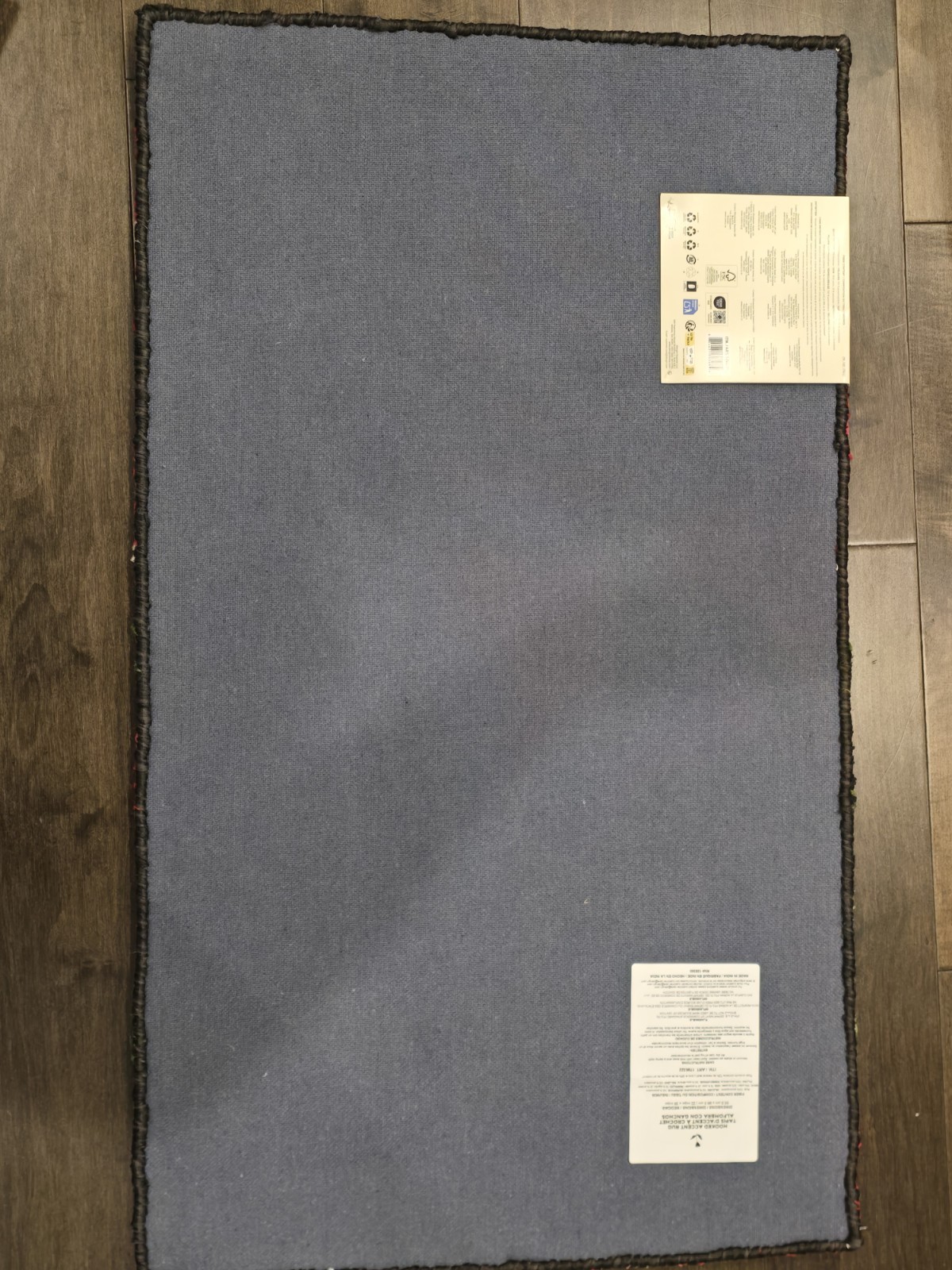 Spring Hooked Accent Rug, 22” x 38” Cherries NEW WITH TAGS memory foam underfoot