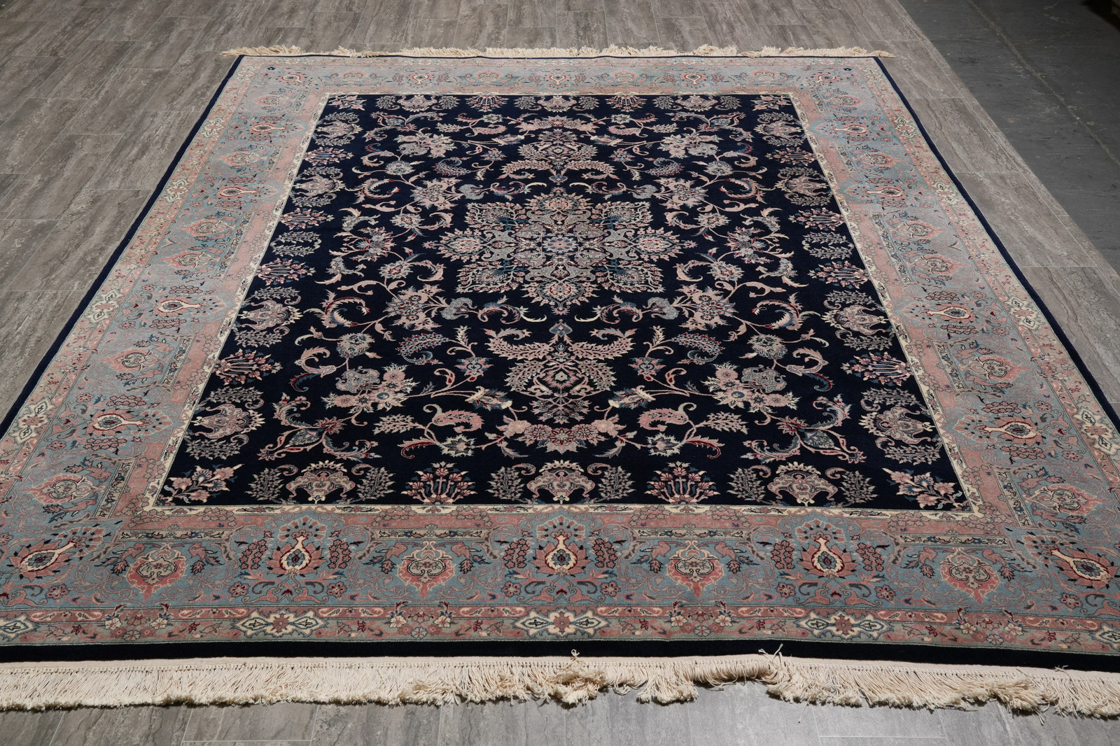 8×10′ Black Fine Quality Rug 18607