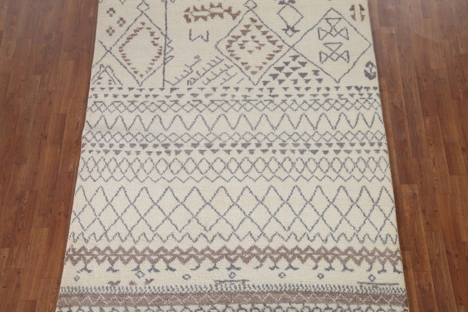 Modern Handmade Luxury Hand-Knotted Moroccan Wool Accent Rugs 5×8 ft