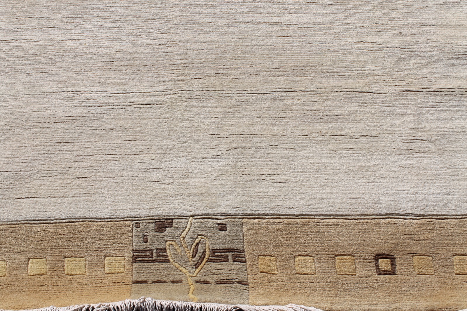 R8363 Gorgeous Neutral Color Tibetan Woolen Rug 5.8′ X 7.11′ Handmade In Nepal