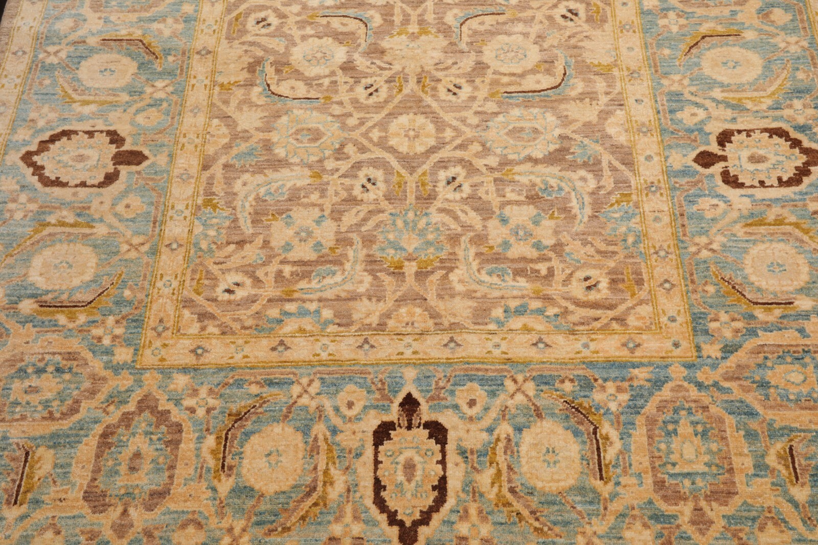 Safavia 200 KPSI Peshawar Hand Knotted Wool Oriental Area Rug Taupe 6′ x 8’9″