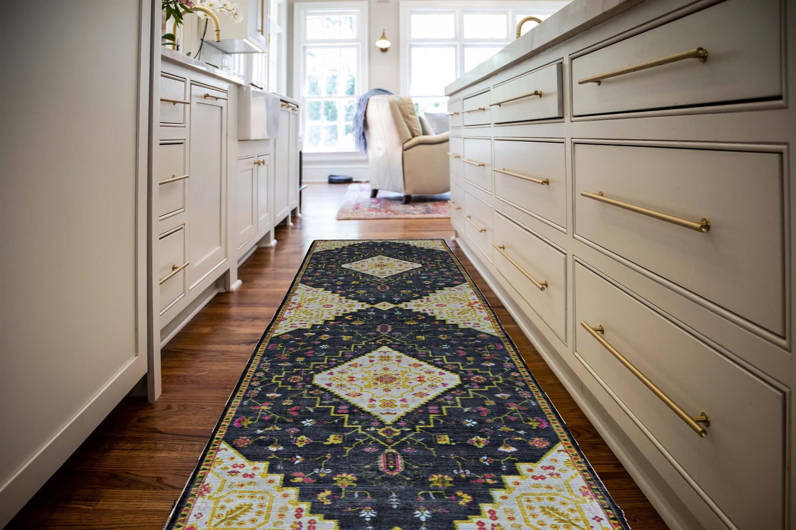 Linon Logan Gazia Polyester 2′ X 10′ Runner Rug in Black and Ivory