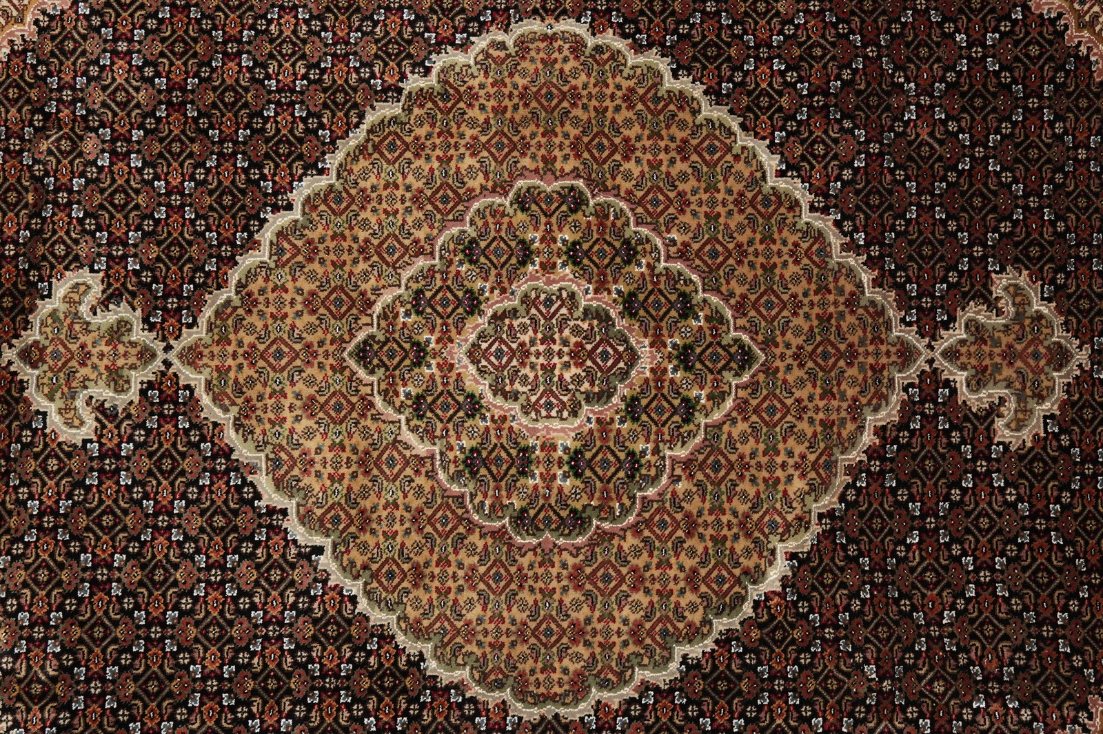8.2 x 9.9 Beautiful Quality Wool and Silk Handmade Mahii Tabriiz Rug #F-4466