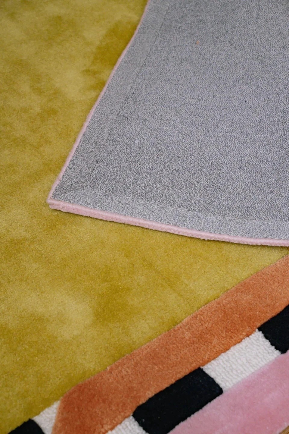 Hand Tufted Wool Rug – Modern Abstract Checkered Border Rug Yellow Pink Area rug