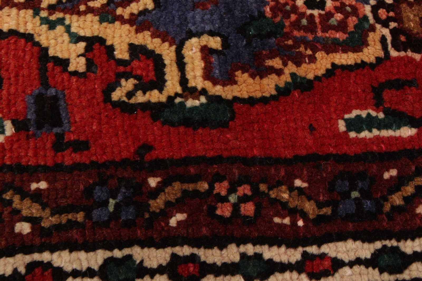 Vintage 7’3″ x 10’3″ Traditional Hand Knotted Vegetable Dye Wool Area Rug
