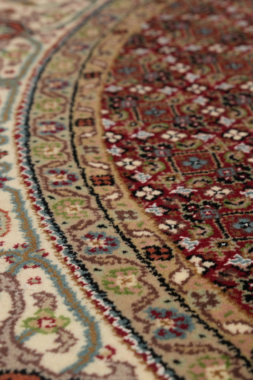 6 Feet Round Mahii Tabriiz Rug Wool and Silk India #F-4634