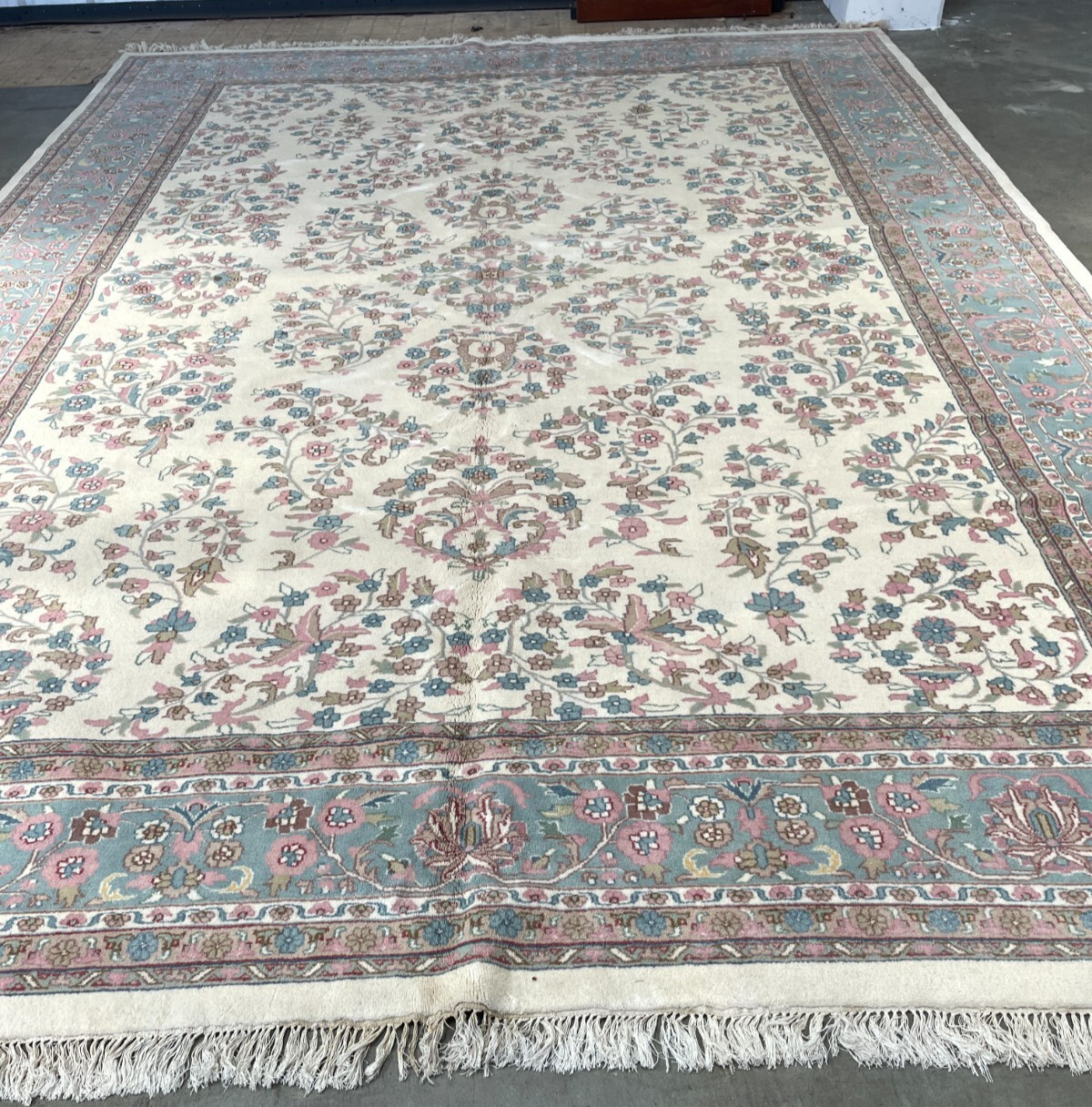 Hand-Woven Wool Area Rug w/ Floral Design, 10′ x 13.6′
