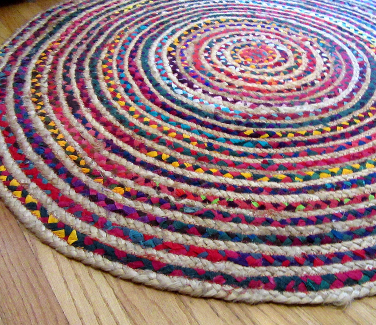 Round Rug 4′ x 4′ Jute & Cotton Braided Rug – Bright Multicolor Farmhouse