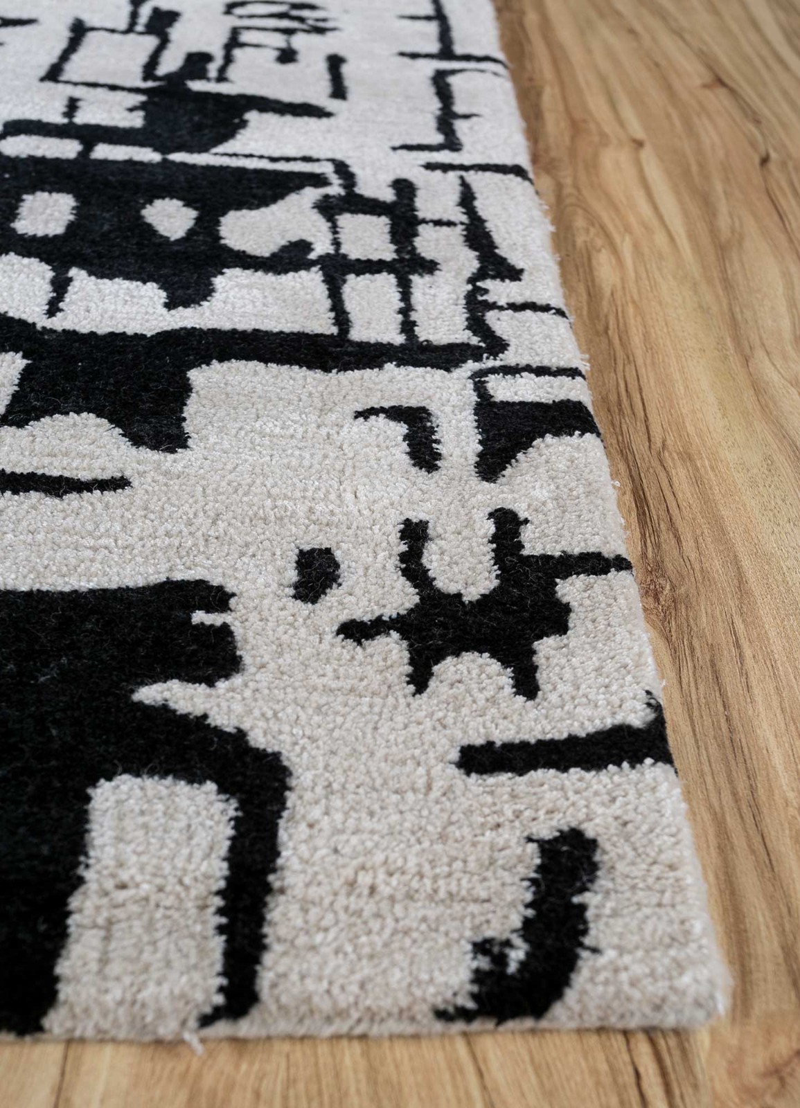 Hand tufted wool and viscose Rug white/ebony Area Rug for Living and Bedroom