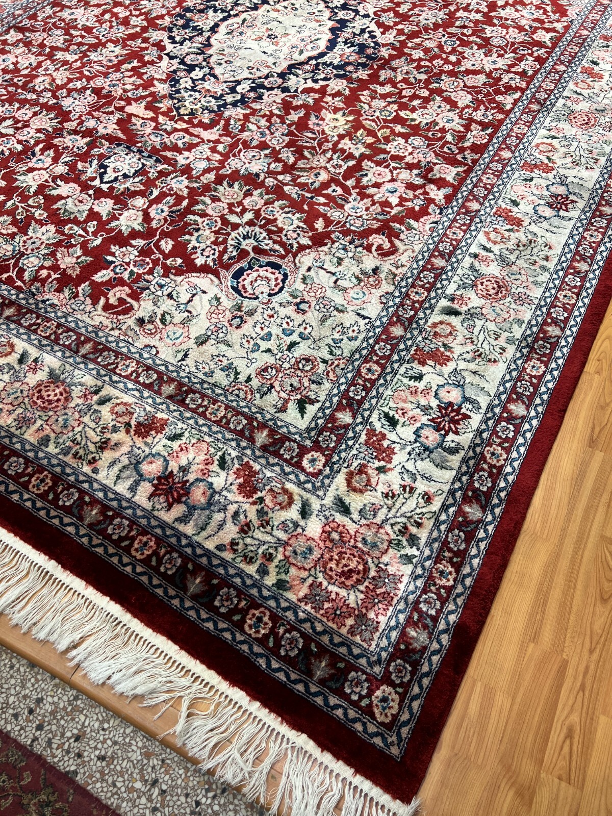 9′ x 12′ Chinese Oriental Rug – 300 Line – Full Pile – Hand Made – 100% Silk