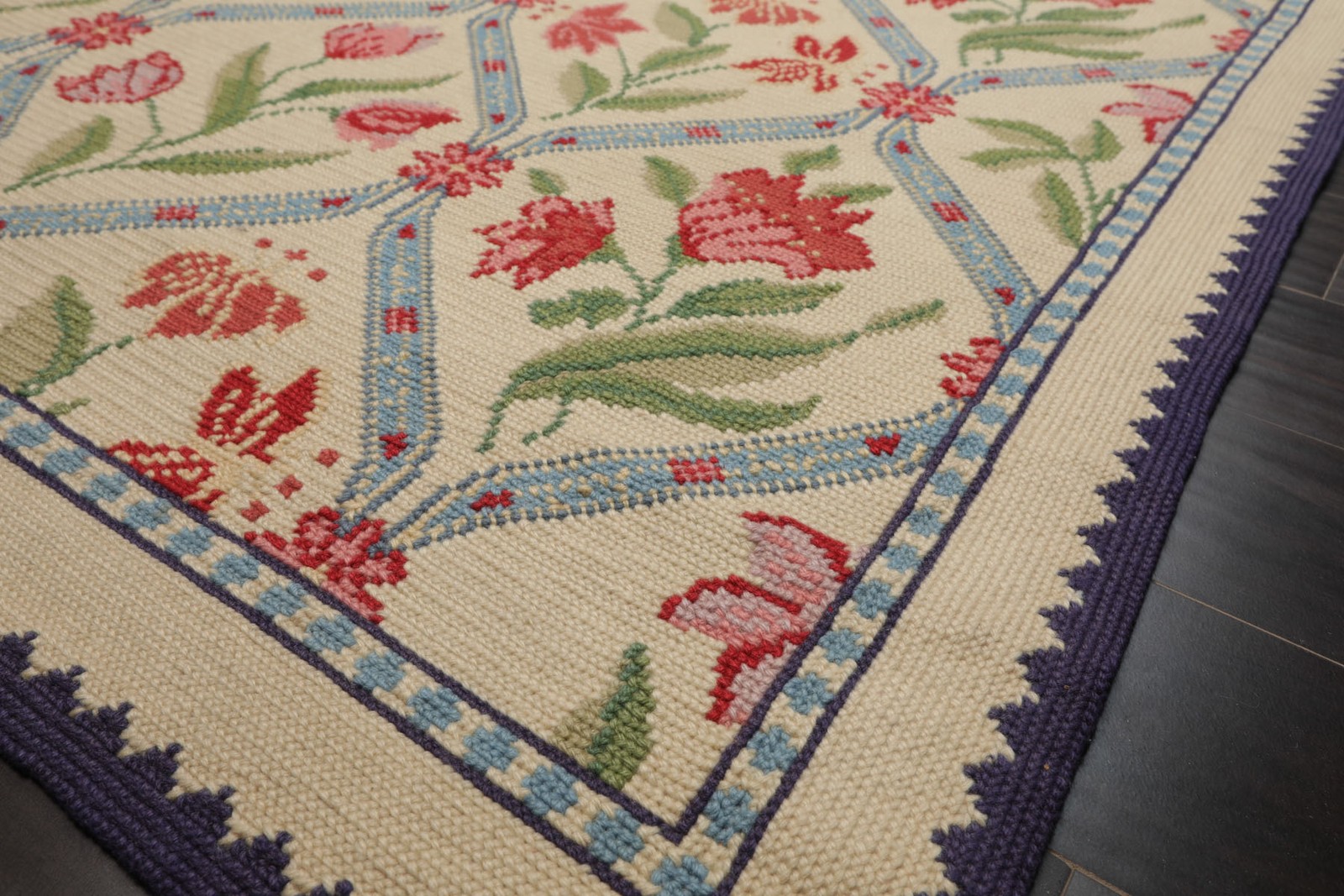 5’10”x8’9” Hand Woven Wool Ivory Caucasiaan French Needlepoint Traditional Rug