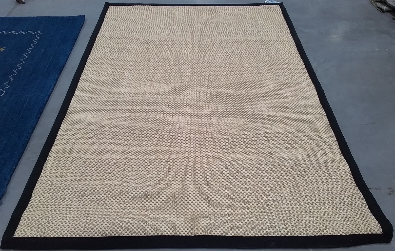MAIZE / BLACK 5′-0″ x 7′-0″ Flaw in Rug, Reduced Price 3172810579 NF141A-57