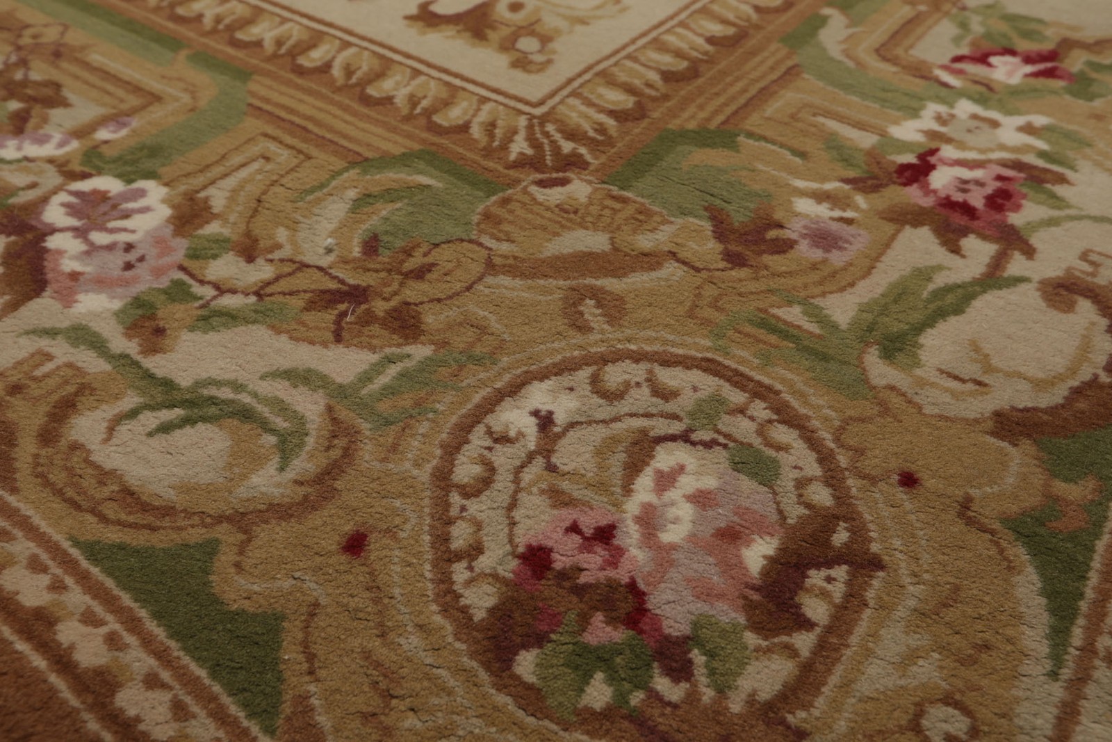 5’6″x8’6″ Hand Woven Wool Beige Aubusson Savonnerie European Classic design Rug