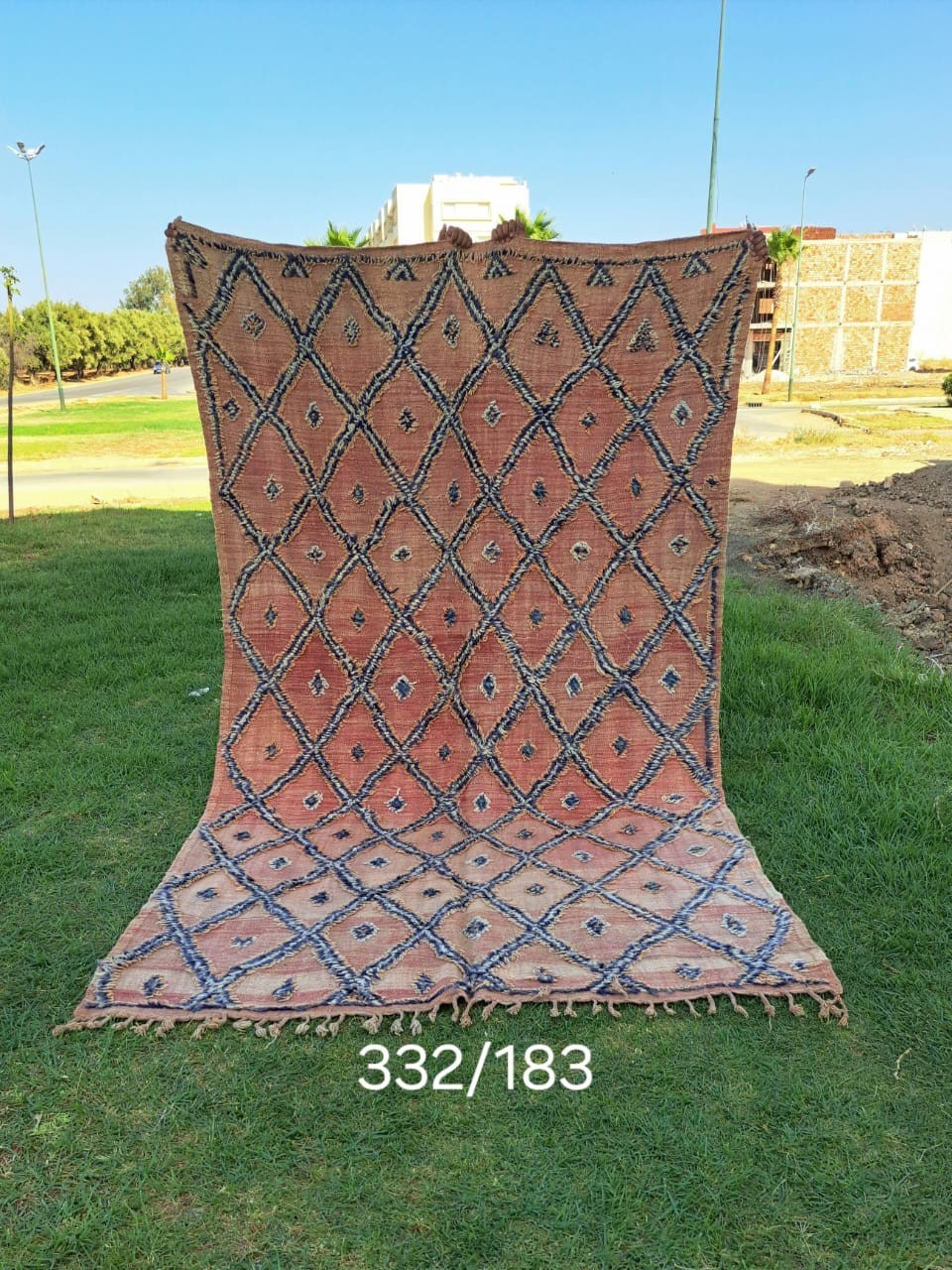 Moroccan Berber tribal rug – beautiful vintage handwoven wool rug