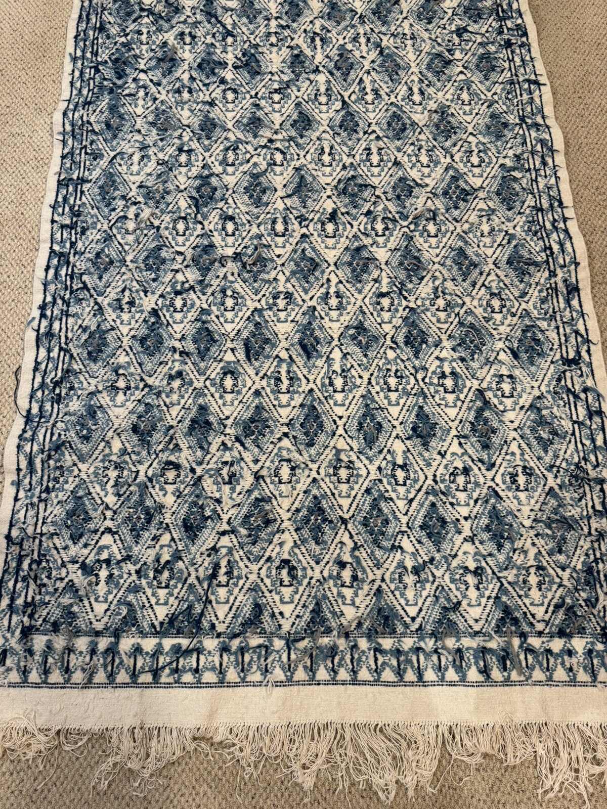 8 x 5 Hand Knotted Wool Rug made in Tunisia. (AKA margoum) 254 cm X 160 cm