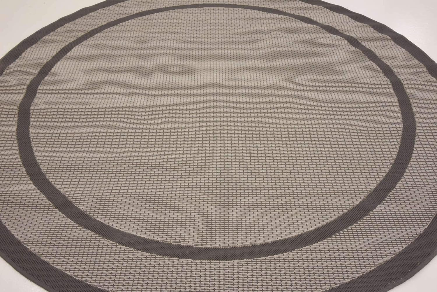 Stylish Gray/Silver Outdoor Round Area Rug – 6′ 1″ Border Collection