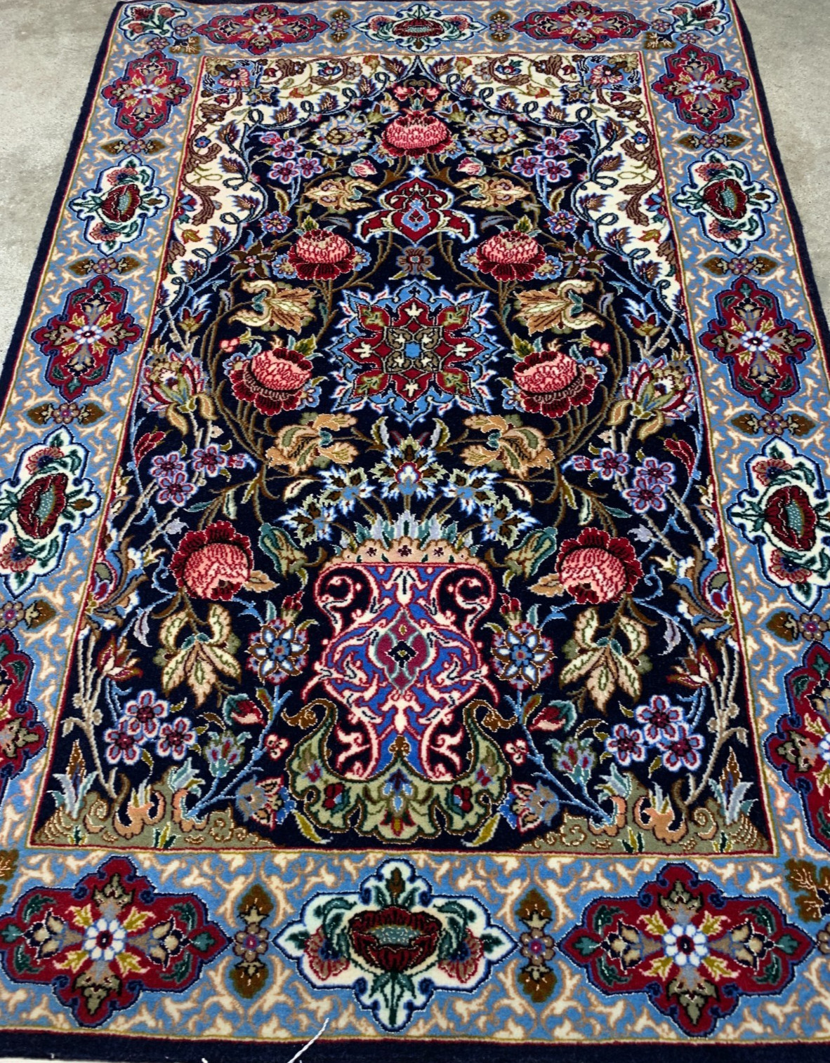 2’3″x3’6″ Extra Fine Hand-Knotted Wool & Silk Isfahane Rug