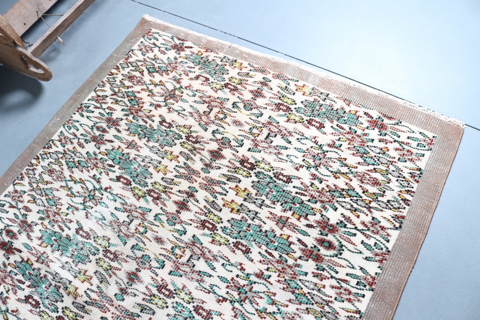 Vintage Rug 5×7,5 ft (152×228 cm), White Oriental Turkish Rug