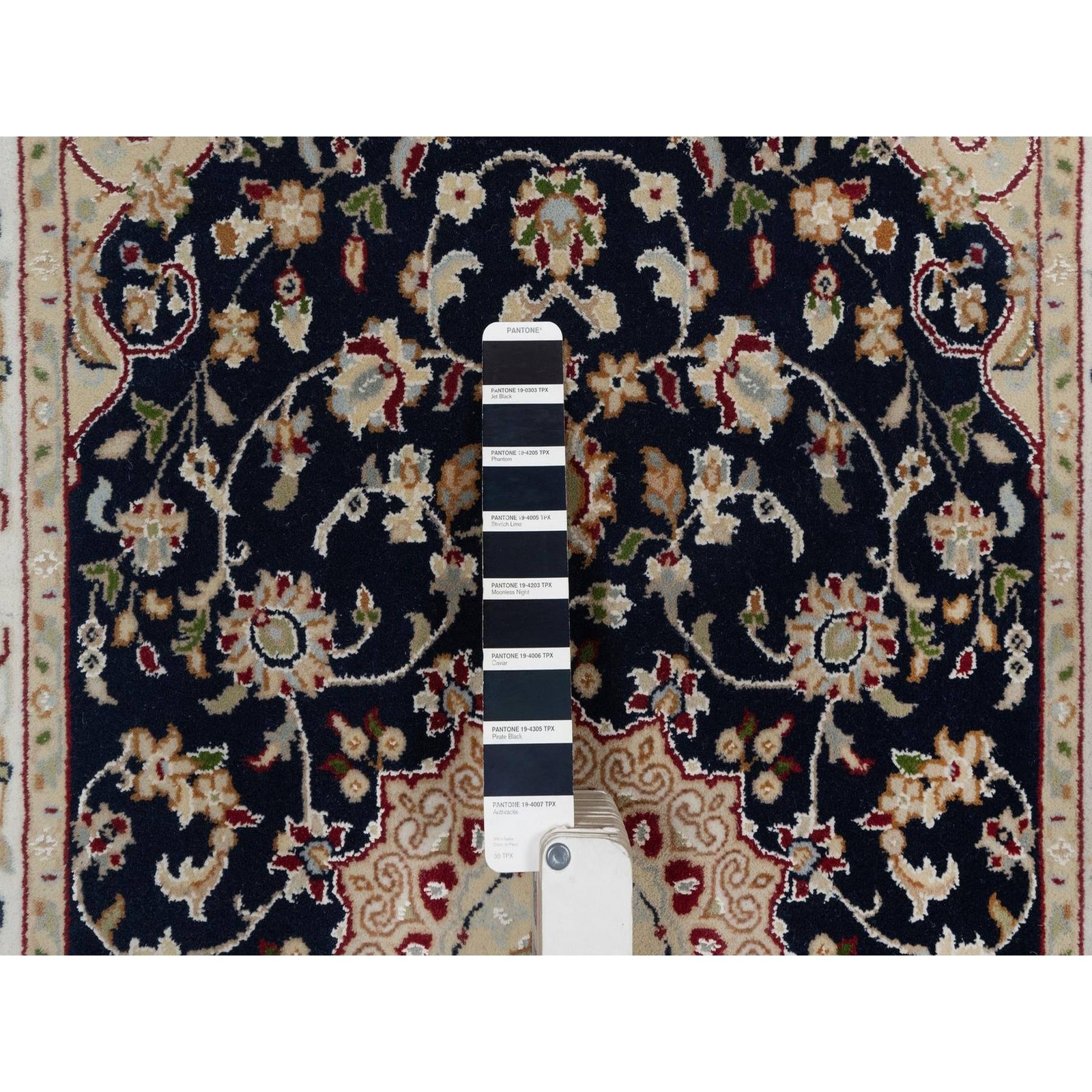 2’8″x4’2″ Navy Nain Medallion Design Hand Knotted Wool and Silk Mat Rug R91533