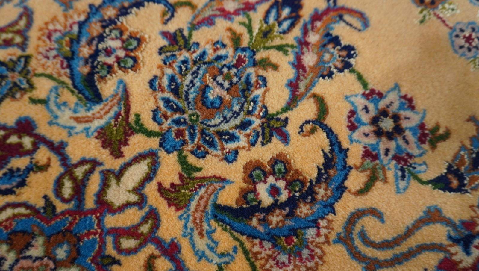 Phenomenal Isfahann Silk & Wool Hand Knotted Silk & Kurk Wool Rug 3’6″ x 5’4″
