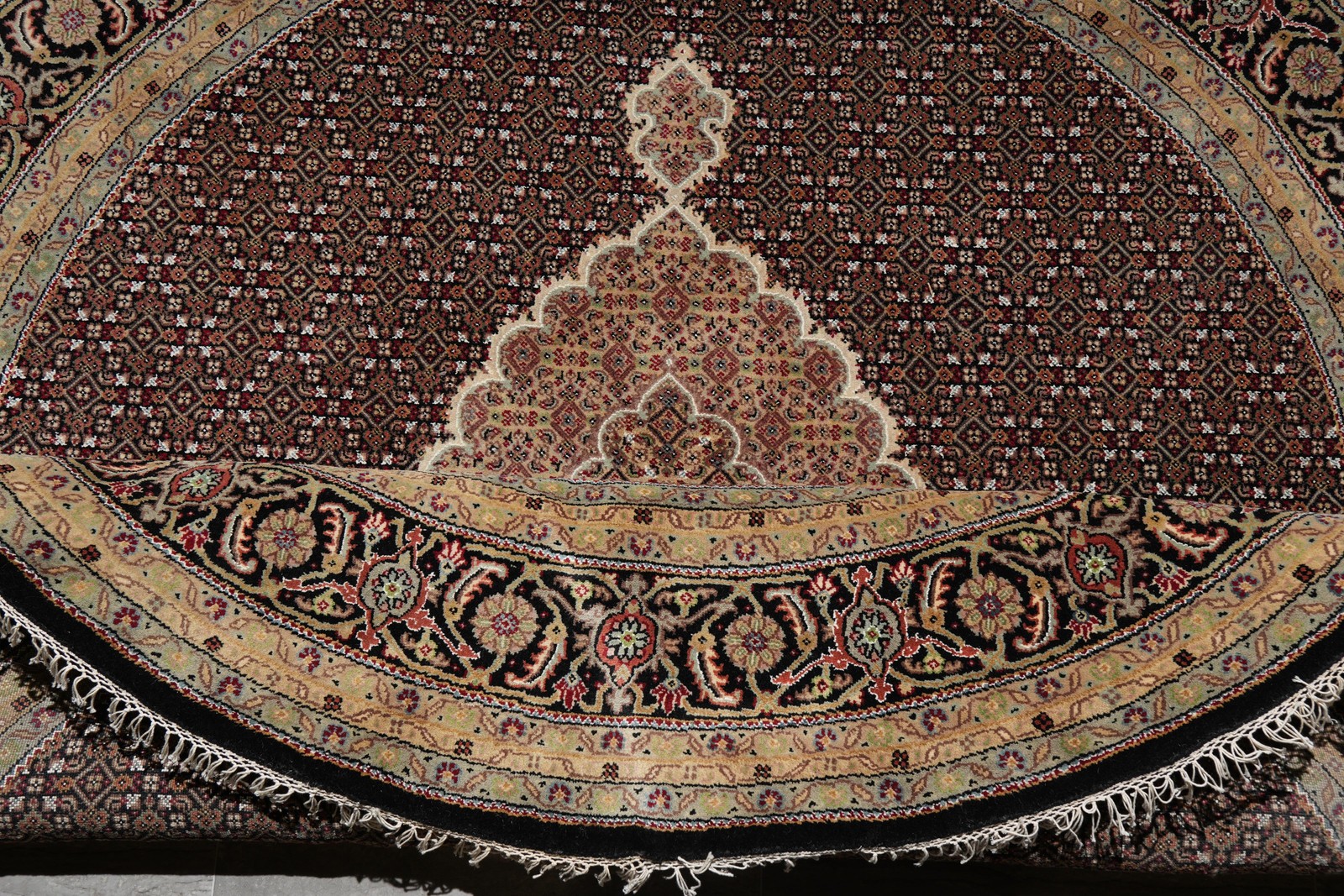 8.0 x 8.0 Round Fine Quality Wool and Silk Mahii Tabriiz rug #F-4033