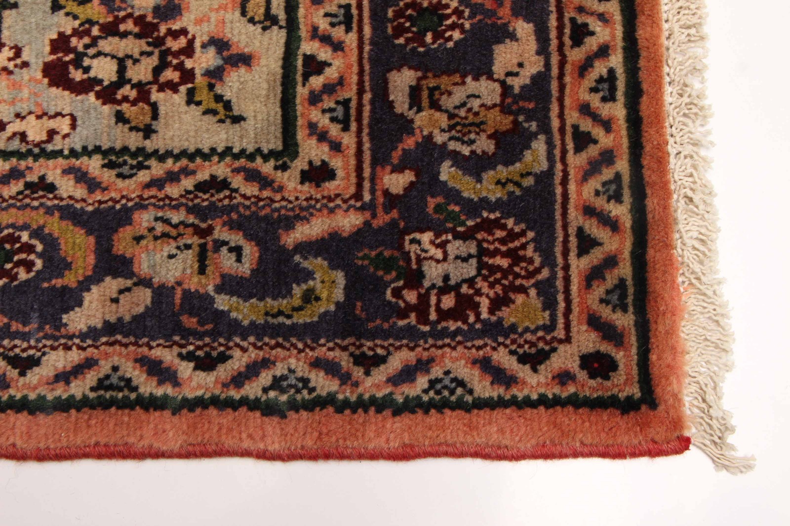Vintage 2’4″ x 5’4″ Traditional Hand Knotted Vegetable Dye Wool Area Rug