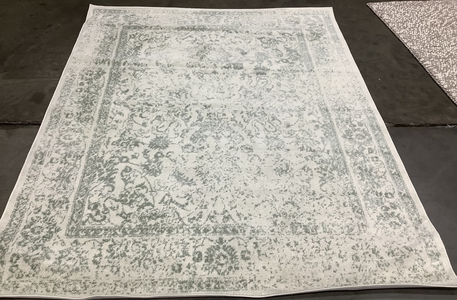 IVORY / SAGE 6′ X 8′ Back Stain Rug, Reduced Price 1172682334 ADR109V-68