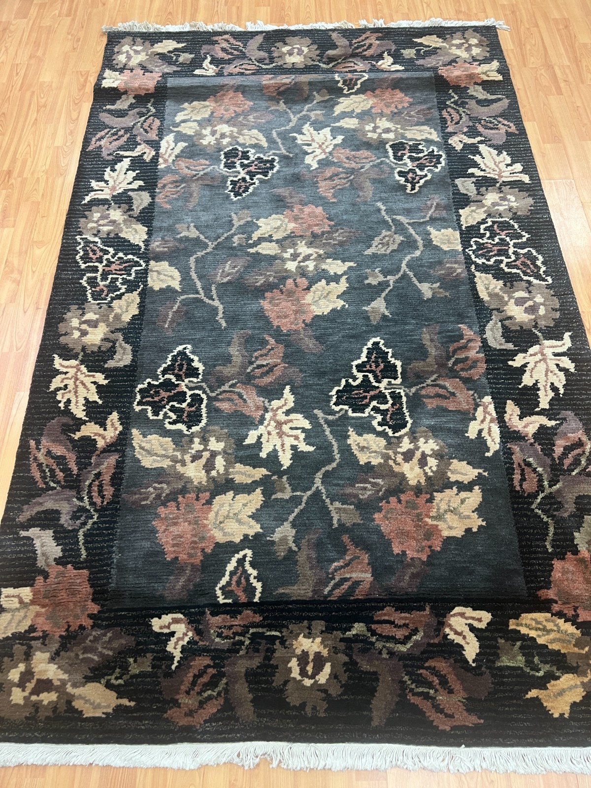 5′ x 8′ Indian Nepal Oriental Rug – Dark Gray – Hand Made – 100% Wool