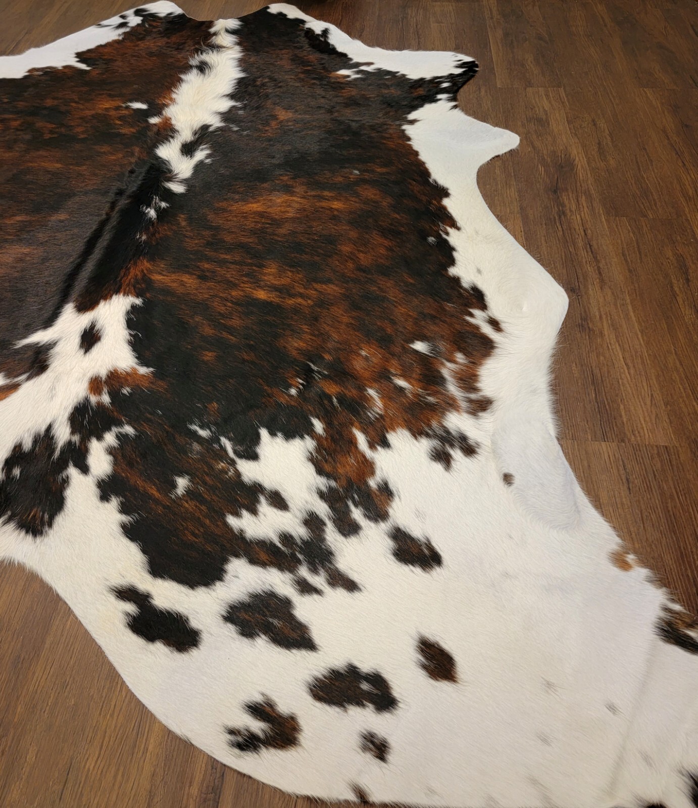 Premium Quality Brazilian Exotic Tricolor XLarge Natural Cowhide Rug 80″x93″