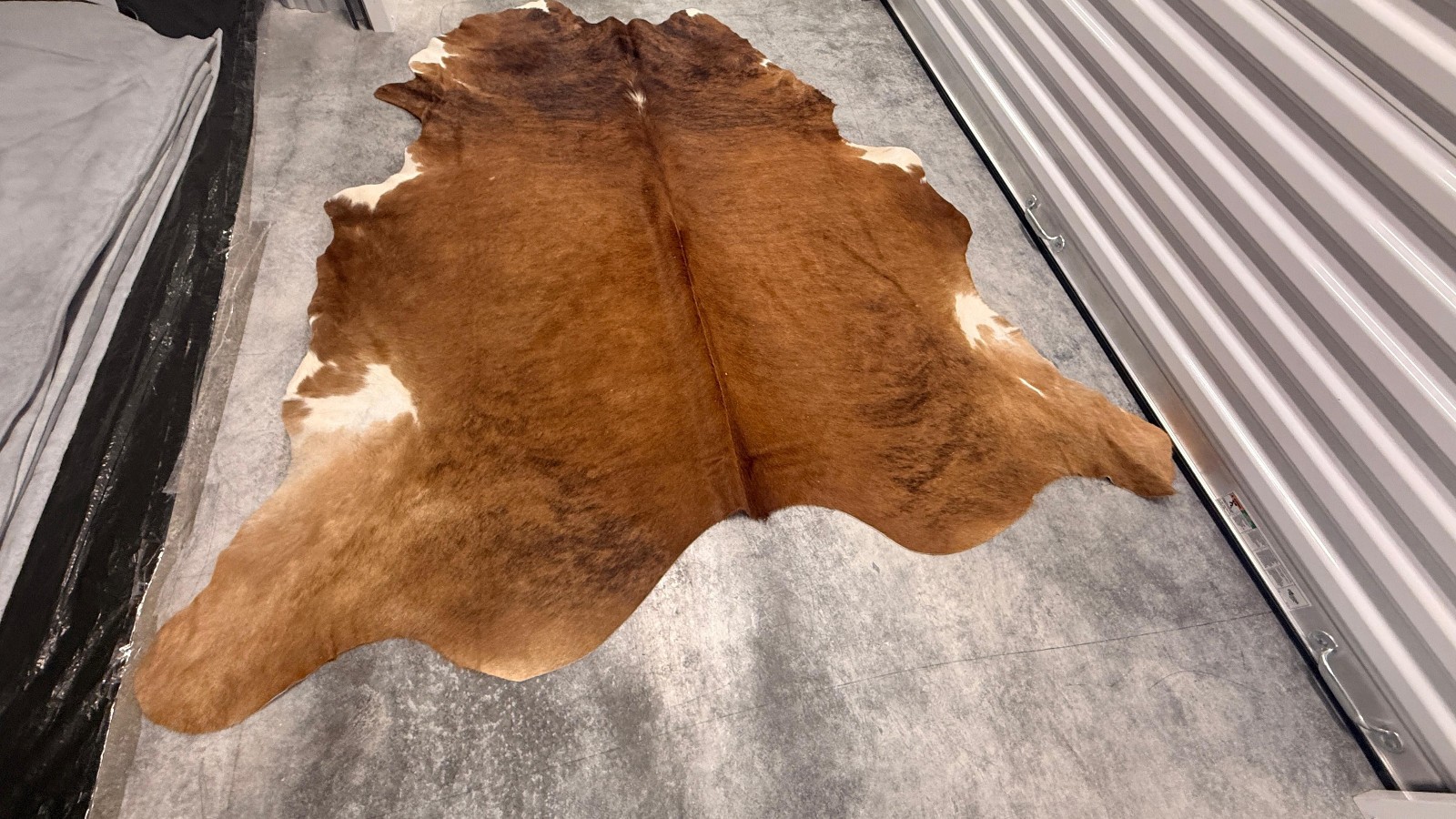Cowhide Rug Brindle Tricolor 71″x71″ (5.9×5.9 ft) | Rustic Interior Accent #005