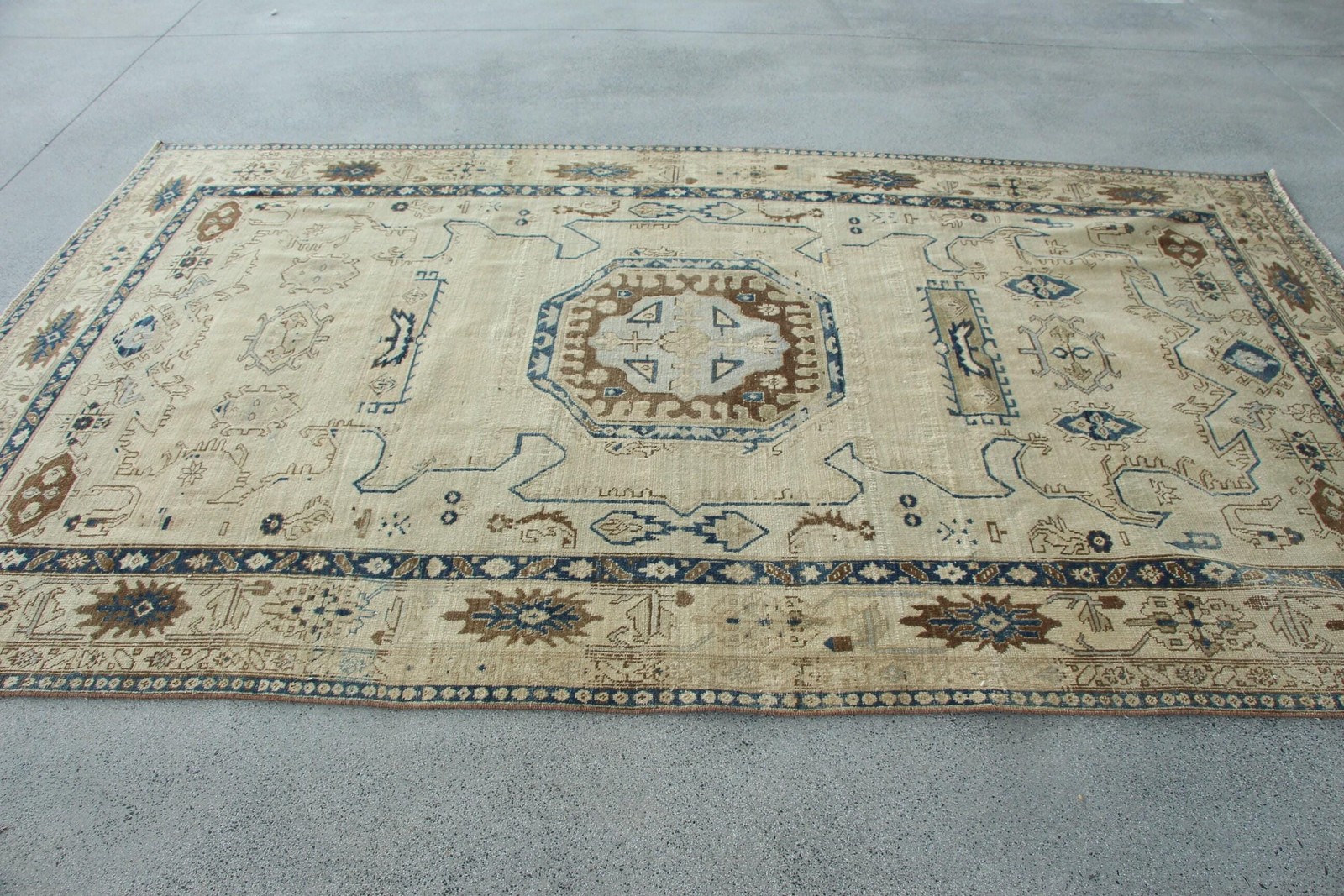 Vintage Turkish Rug 6,2×9,8 ft, Brown Check Wool Rug
