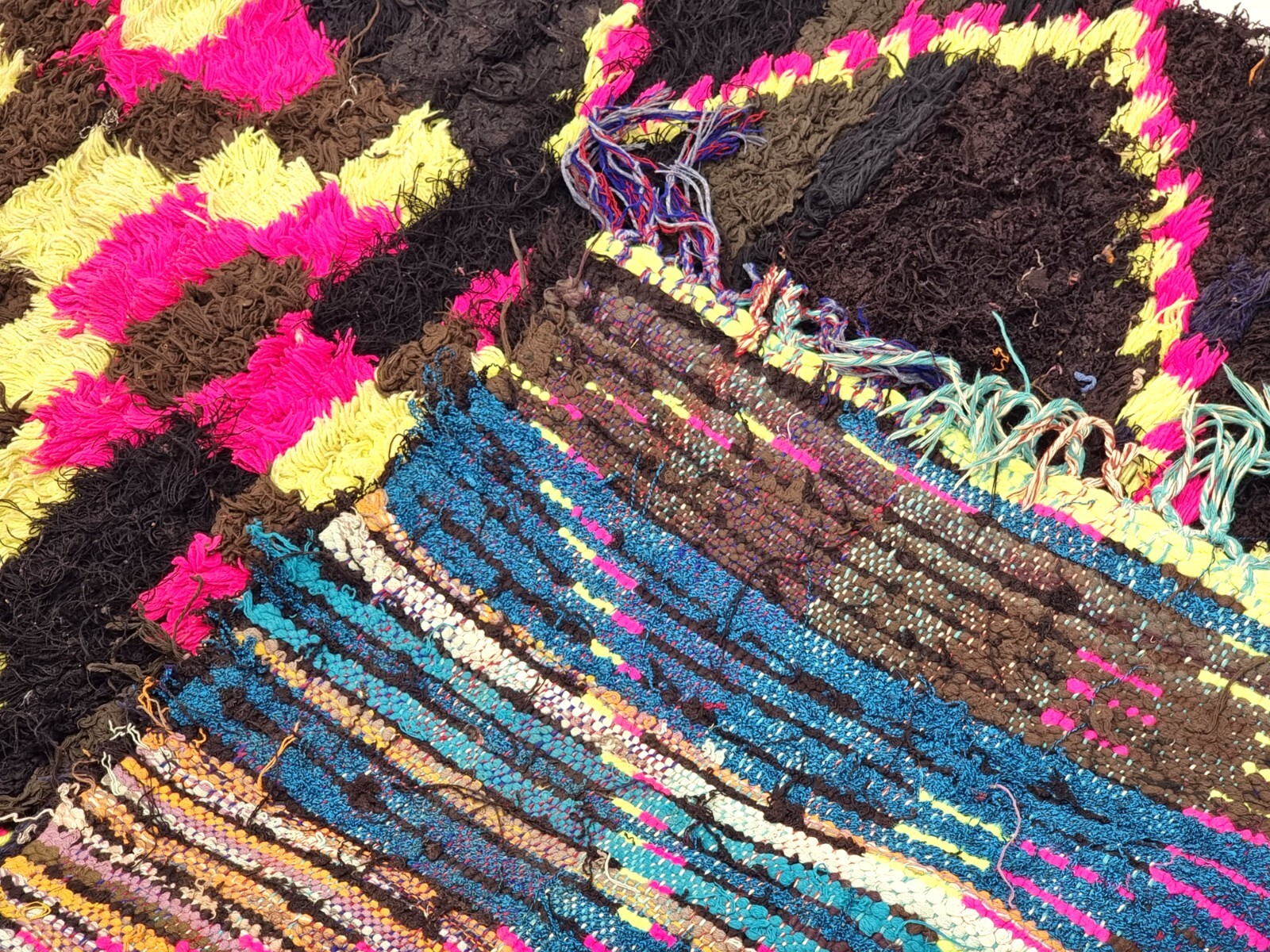 Moroccan Handmade Vintage Rug 2’8×6’8 Berber Checkered Black &Pink Cotton Carpet