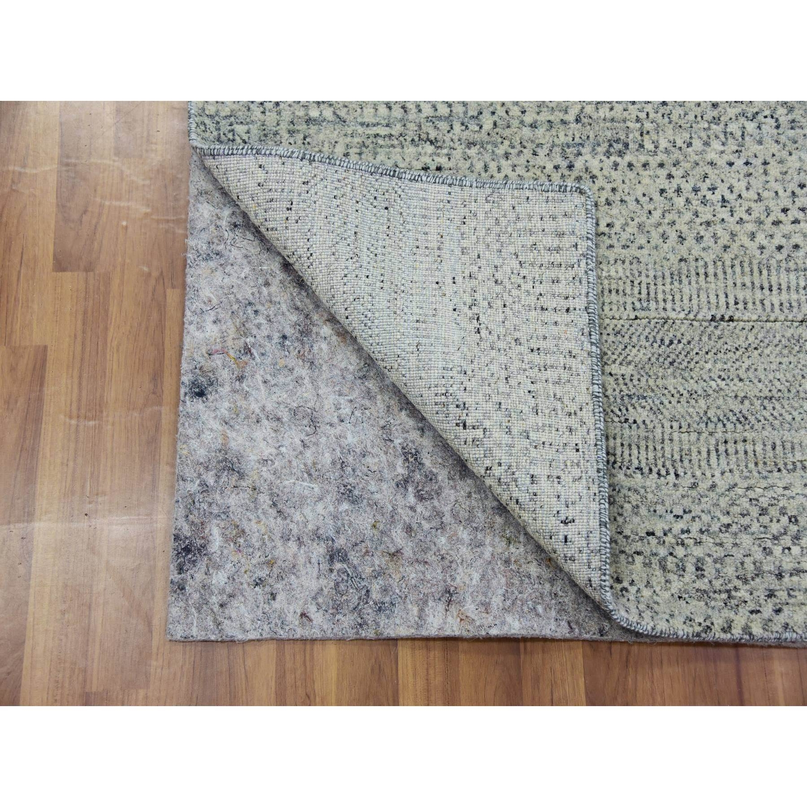 3’1″x5’7″ Stone Gray Undyed Wool Grass Design Hand Knotted Oriental Rug R79750