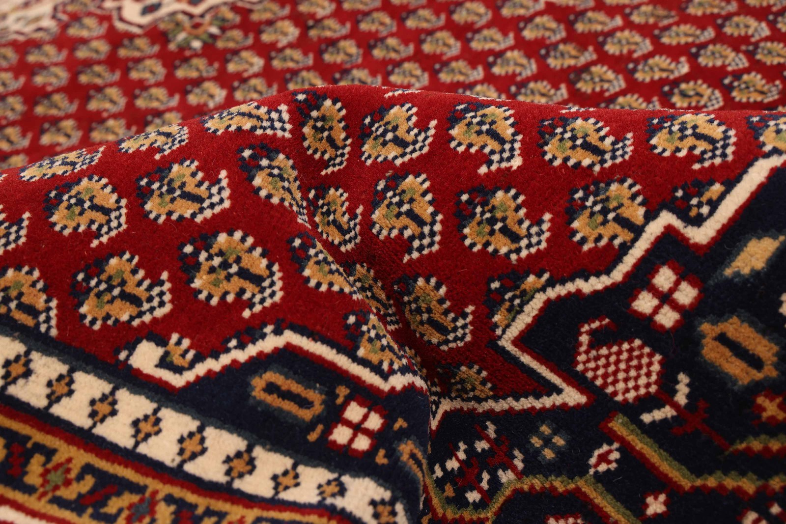 Vintage 5’10” x 8’10” Traditional Hand Knotted Vegetable Dye Wool Area Rug
