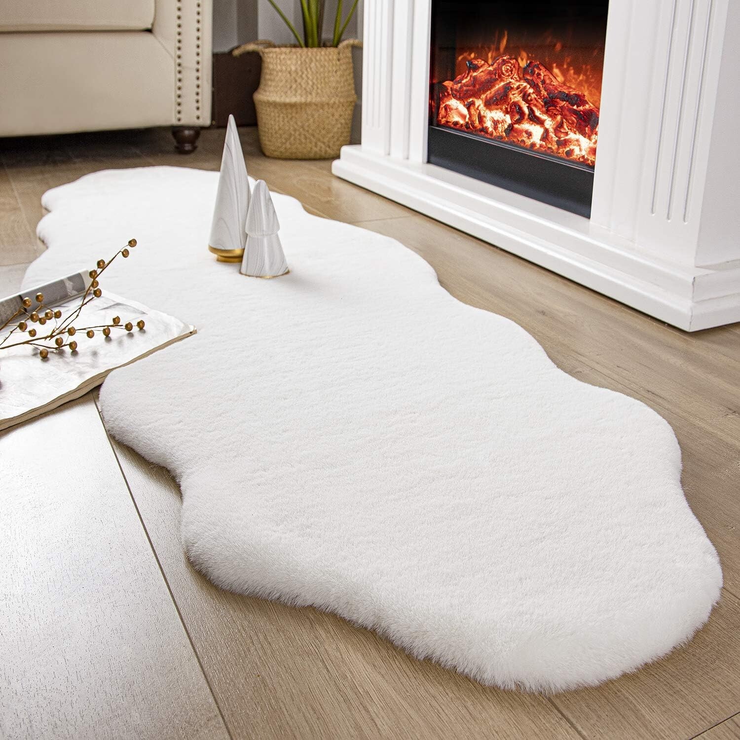 2×6 ft Ultra Soft Faux Rabbit Fur Rug, Area Rug for Bedroom Living Room White
