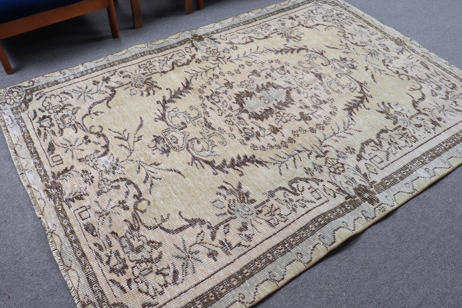 5,2×7,7 ft Large Turkish Rug, Vintage Rug, Brown White Check Wool Rug