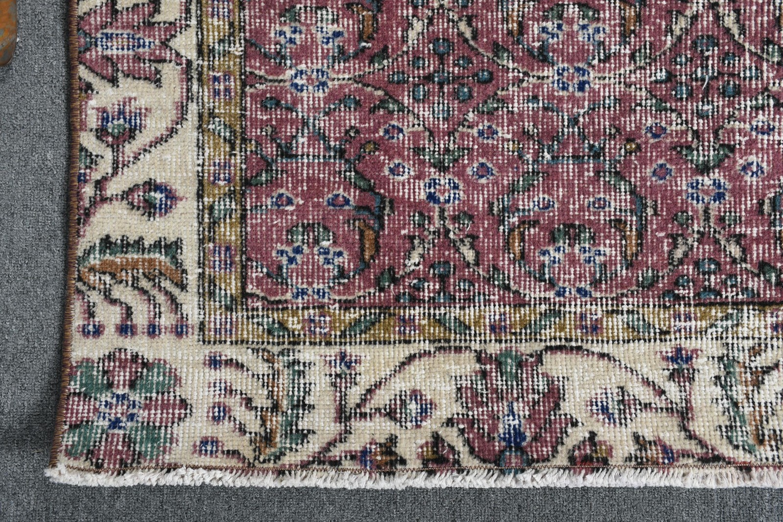 Vintage Large Rug 5,2×8,6 ft, Turkish Red Floral Wool Rug