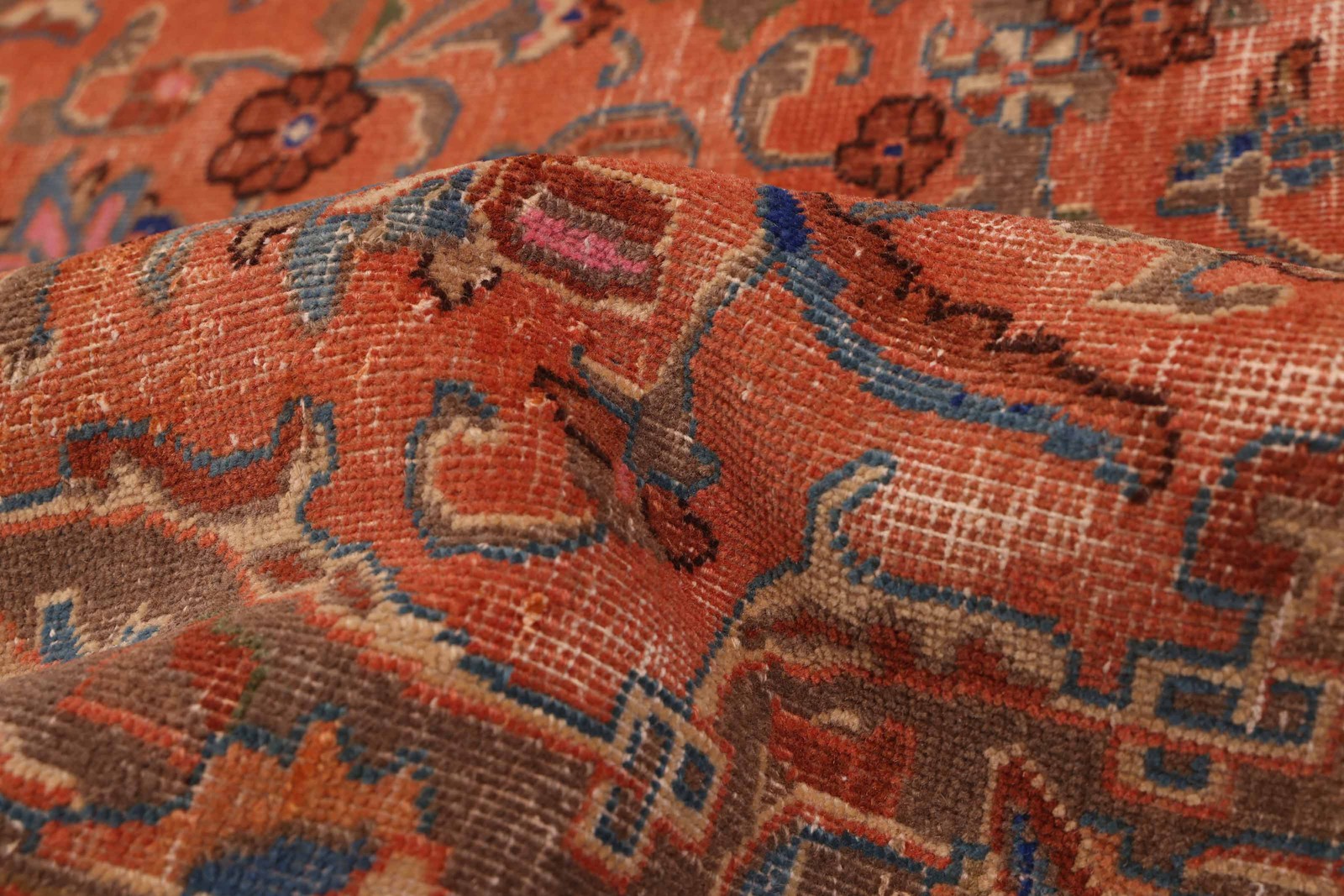Vintage 9’5″ x 12’5″ Traditional Hand Knotted Vegetable Dye Wool Area Rug