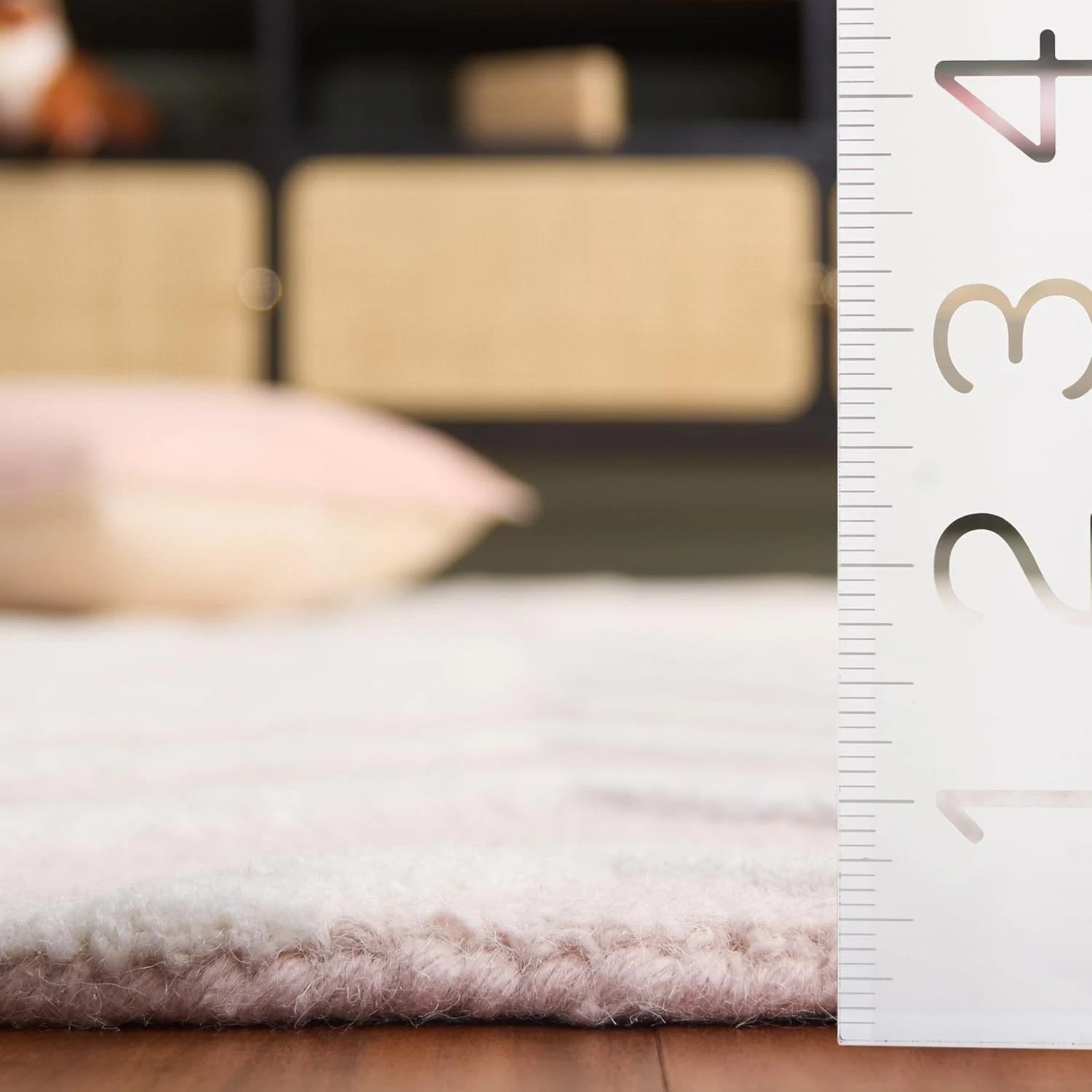 Area Rug – 5′ x 8′, Pink & Ivory, Handmade Geometric Wool, Ideal for High Traffi
