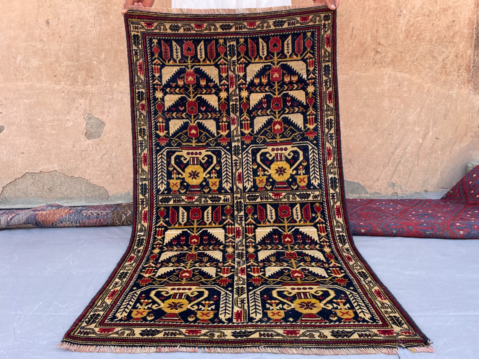 2×3 Handmade Pictorial Baluchi Rug Wool Tribal Vase Motif Oriental Carpet Decor.