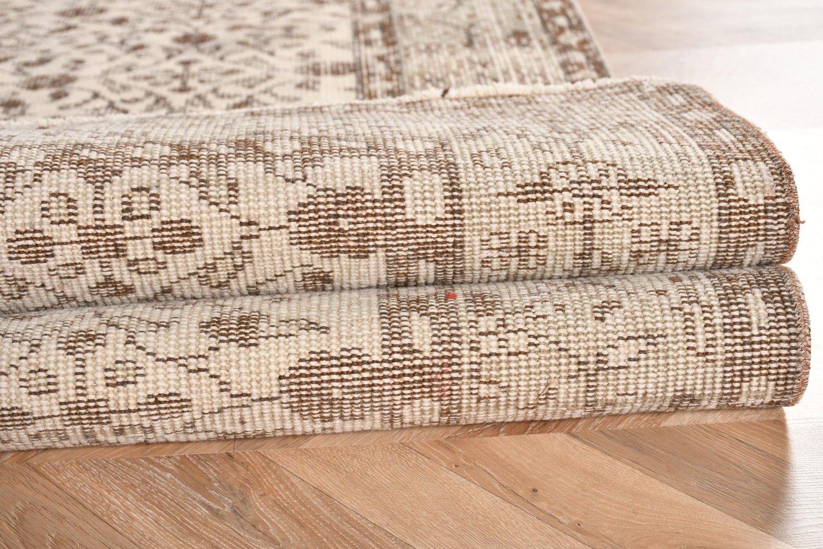 Turkish Vintage Rug 3,8×6,6 ft (117×200 cm), Brown Floral Rug