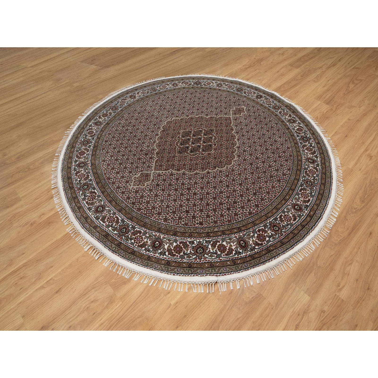 7’6″x7’6″ White Tebraz Mahi with Fish Design Hand Knotted Wool Round Rug R91042