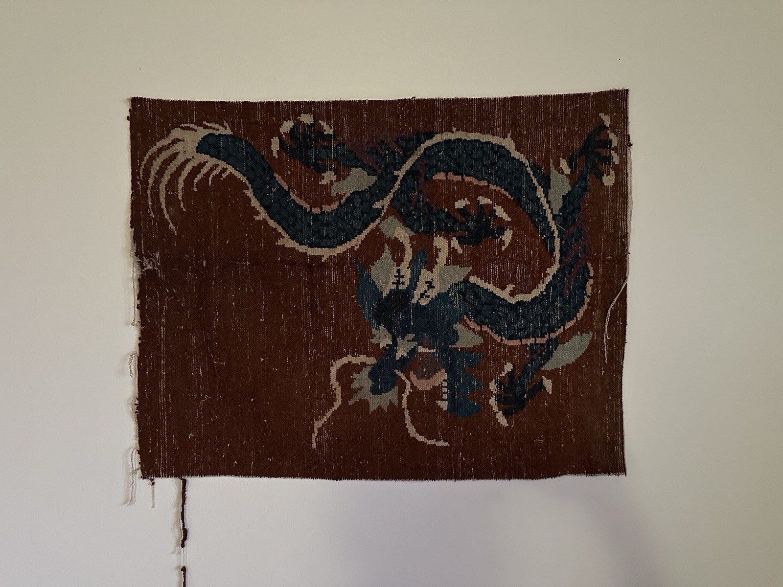 Red/Blue Flat Weave Dragon Pictorial Area Rug 38 x 29 in
