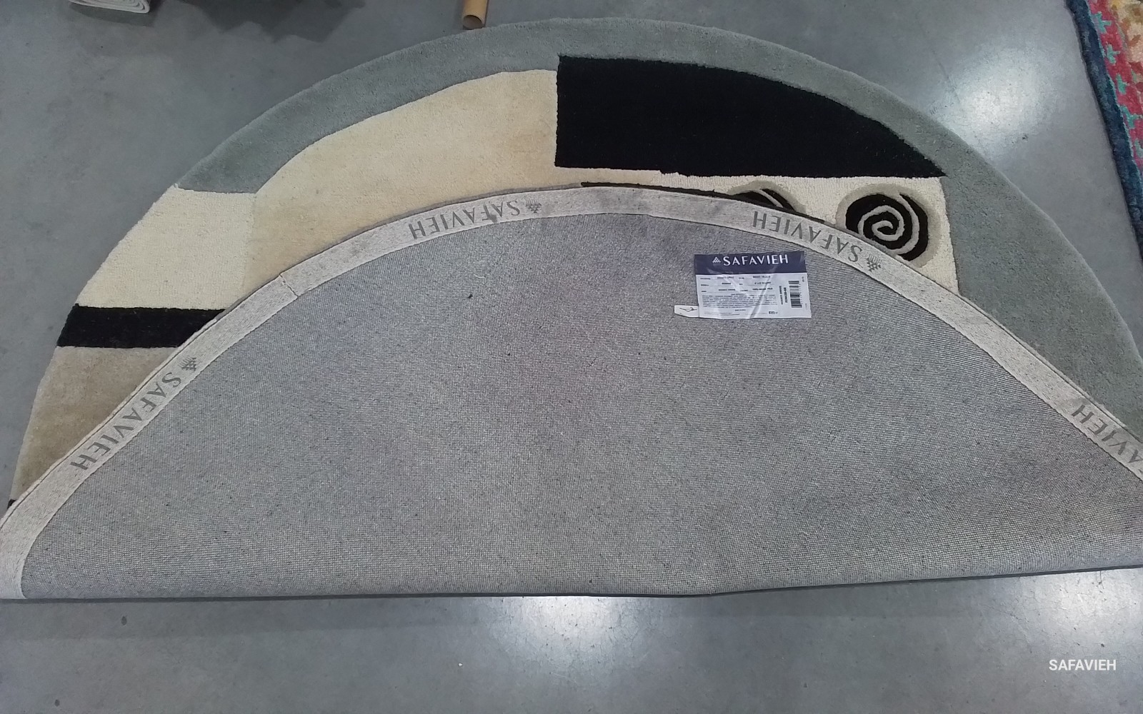 ASSORTED 5′-9″ x 5′-9″ Back Stain Rug, Reduced Price 1172778245 RD643B-6R