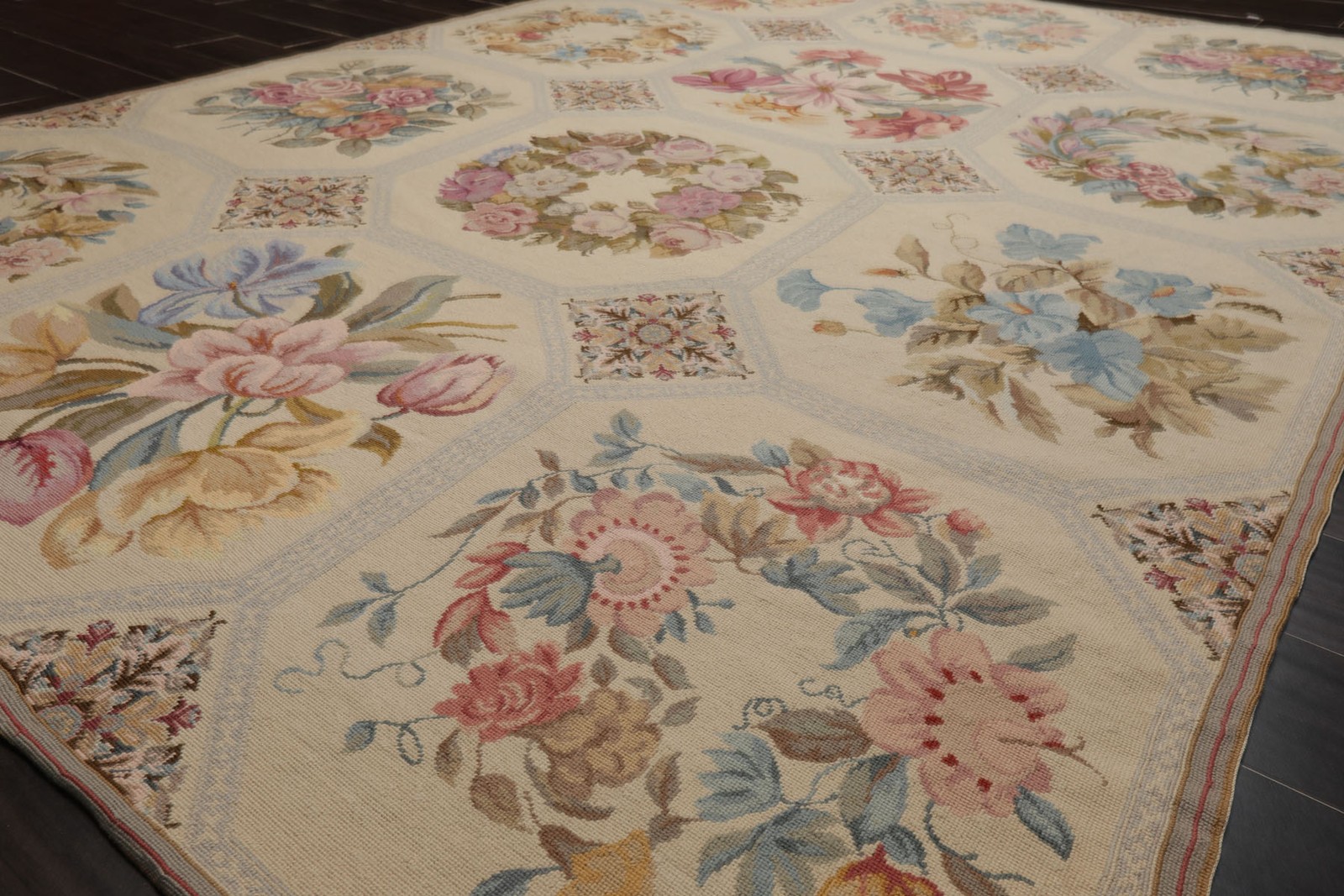 6’3”x9’3” Hand Woven Wool Ivory French Needlepoint Traditional Rug