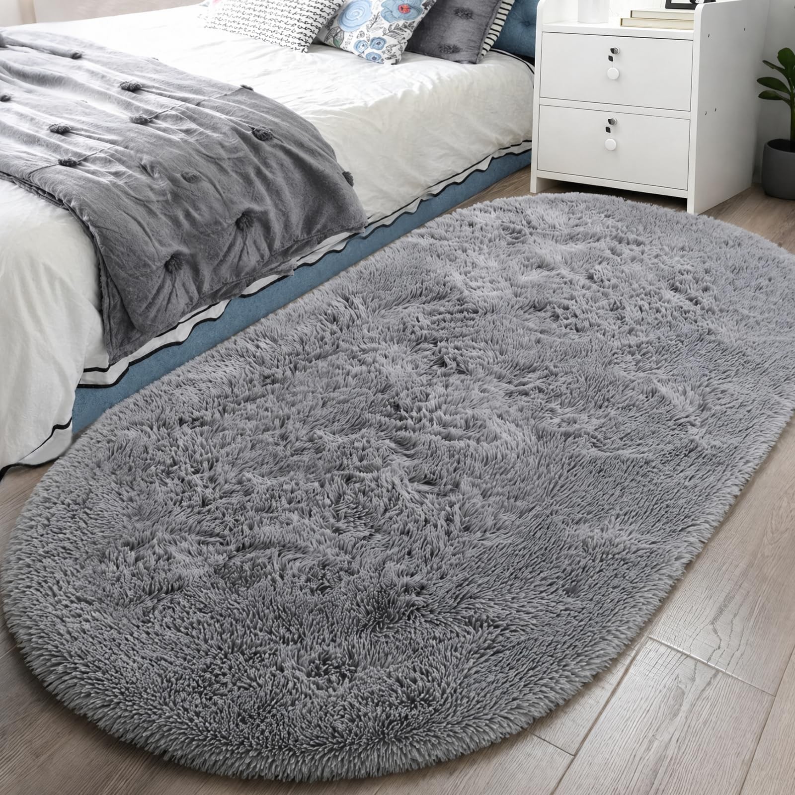 Bedroom Rug 2.6′ x 5.3′, Grey Fluffy Shaggy Area Rug for Kids Room