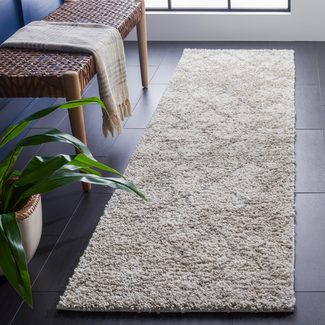 SAFAVIEH Berber Shag BER162C Cream / Light Grey Rug