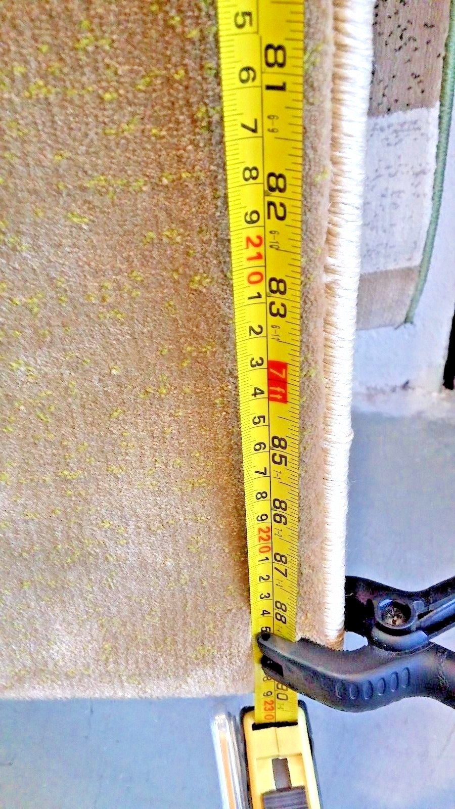Carpet rug 5.3×7.9- 160cm x 230cm A. Rug new synthetic machine made