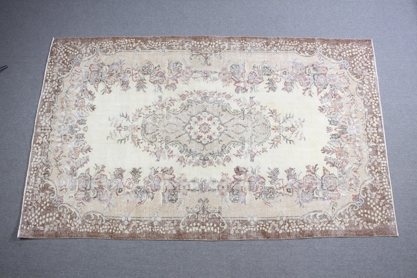 Turkish Vintage Rug 6,2×10,3 ft, Beige Large Oriental Wool Rug